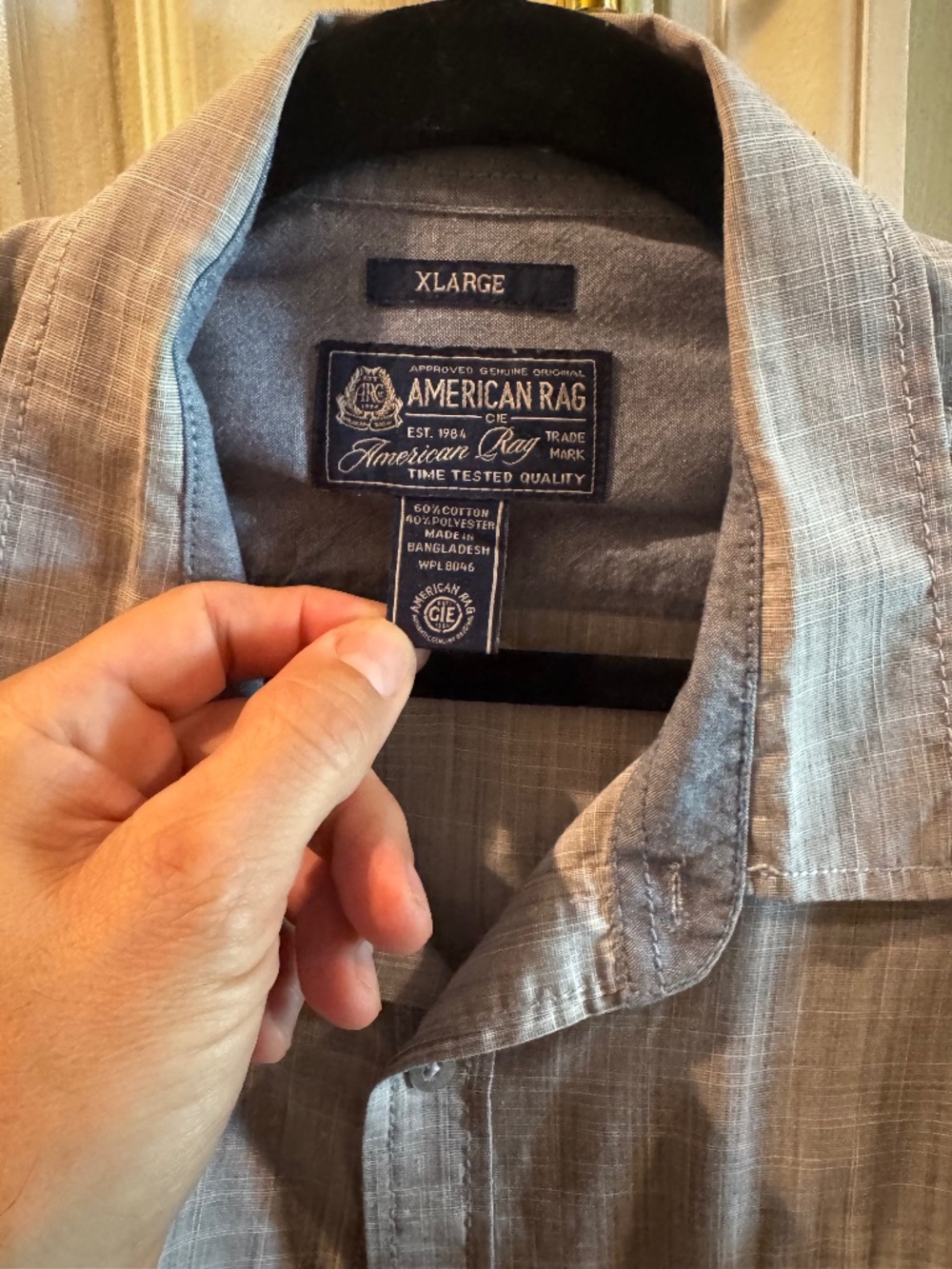 Menβs long sleeve casual button down shirt